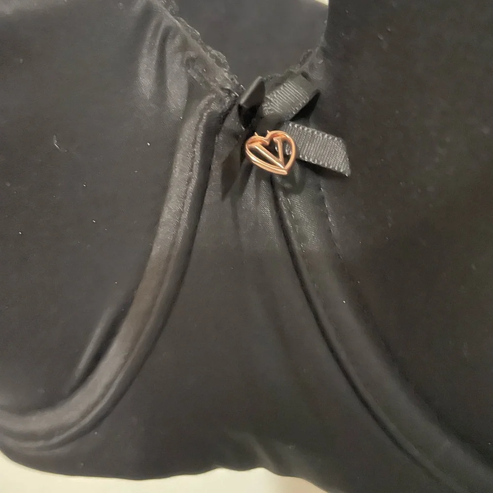 Victoria’s Secret body by Victoria black lined demi lace trim underwire bra 38DD - Picture 2 of 6